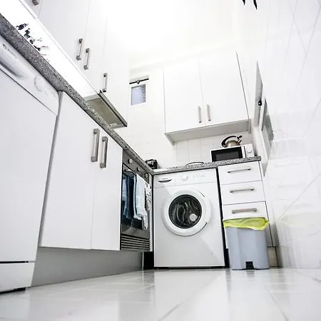 Apartment Downtown Apartments Bica Lissabon