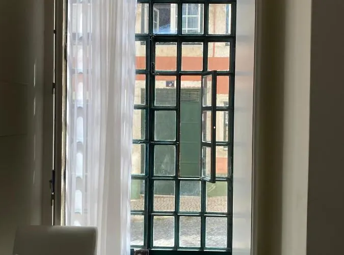 Апартаменты Downtown Bica