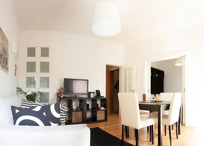 Downtown Bica Лиссабон