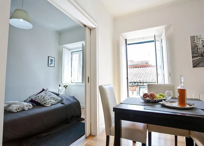 Downtown Bica Апартаменты Лиссабон