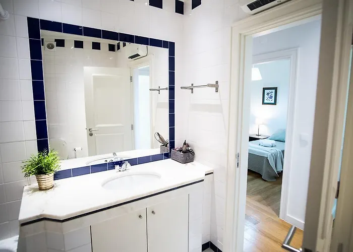 Downtown Bica Лиссабон