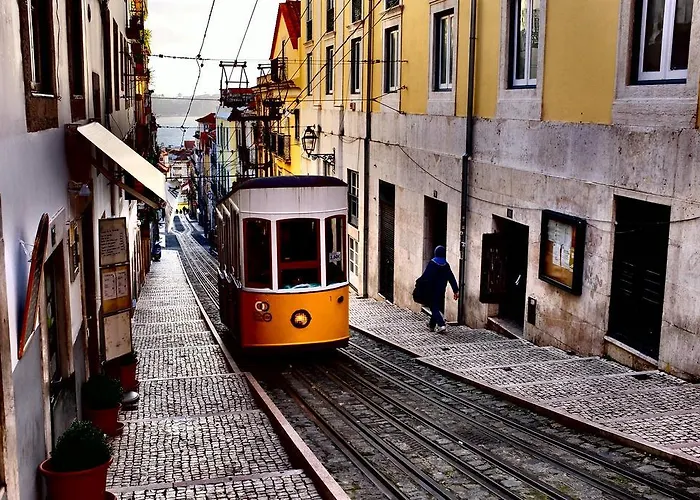 Downtown Bica * Лиссабон