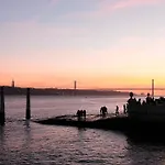 Διαμέρισμα Downtown Bica Lisboa